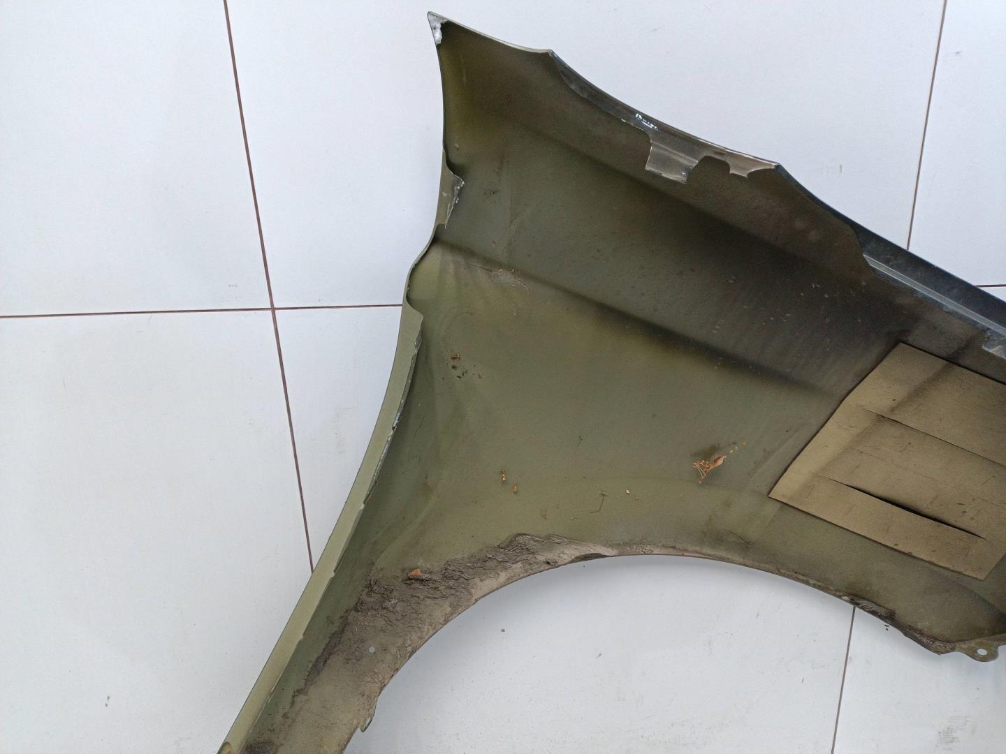 Крыло переднее левое