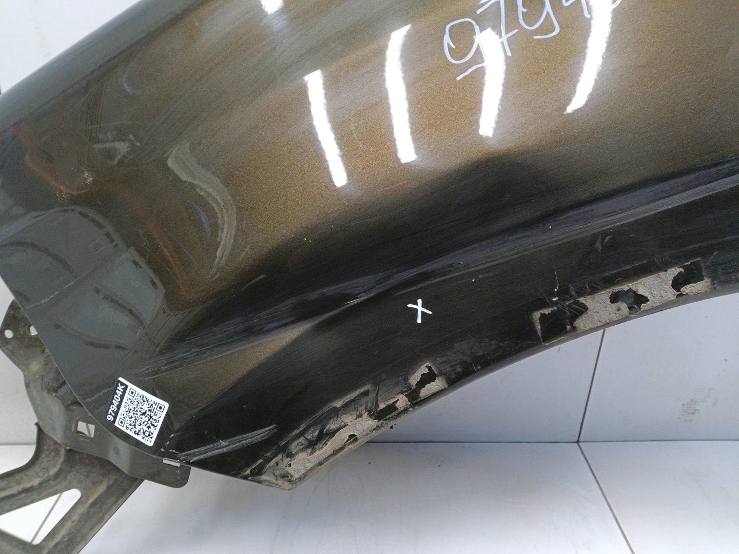 Крыло переднее левое