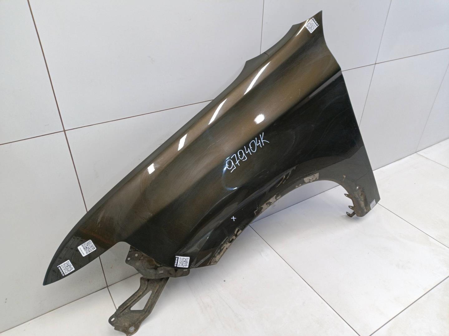 Крыло переднее левое