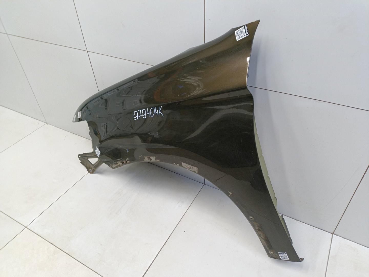 Крыло переднее левое