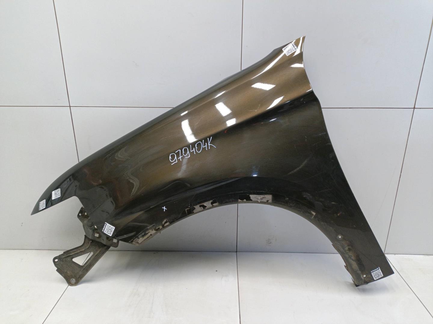 Крыло переднее левое