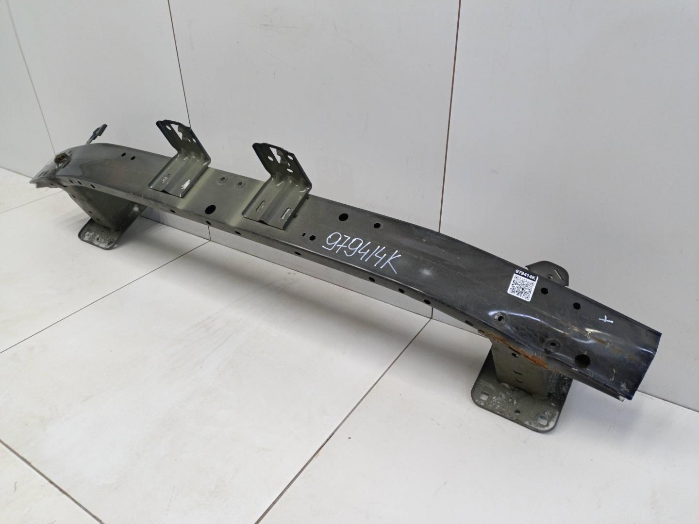 Усилитель переднего бампера