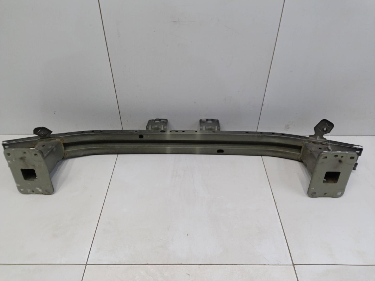 Усилитель переднего бампера