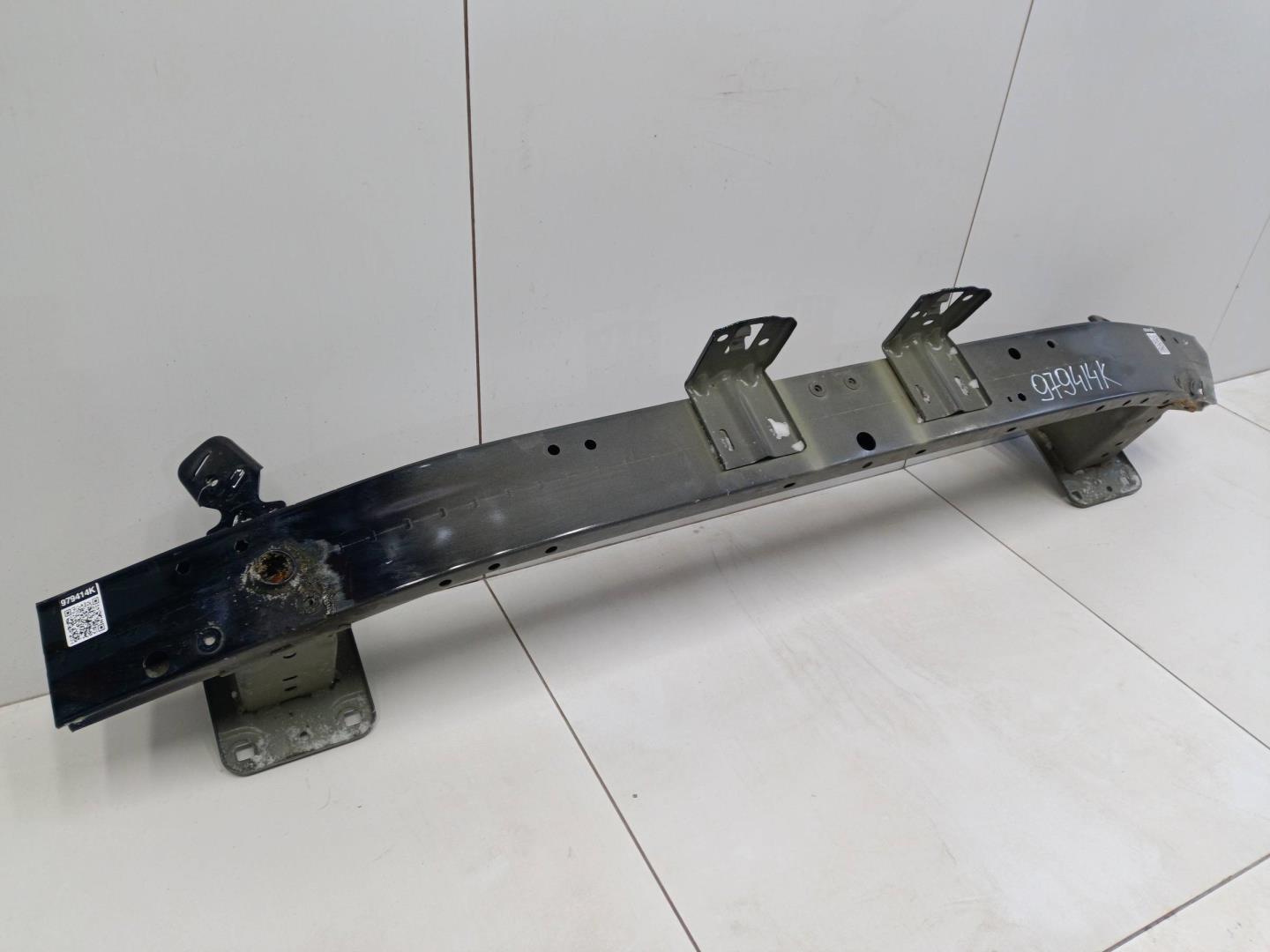 Усилитель переднего бампера