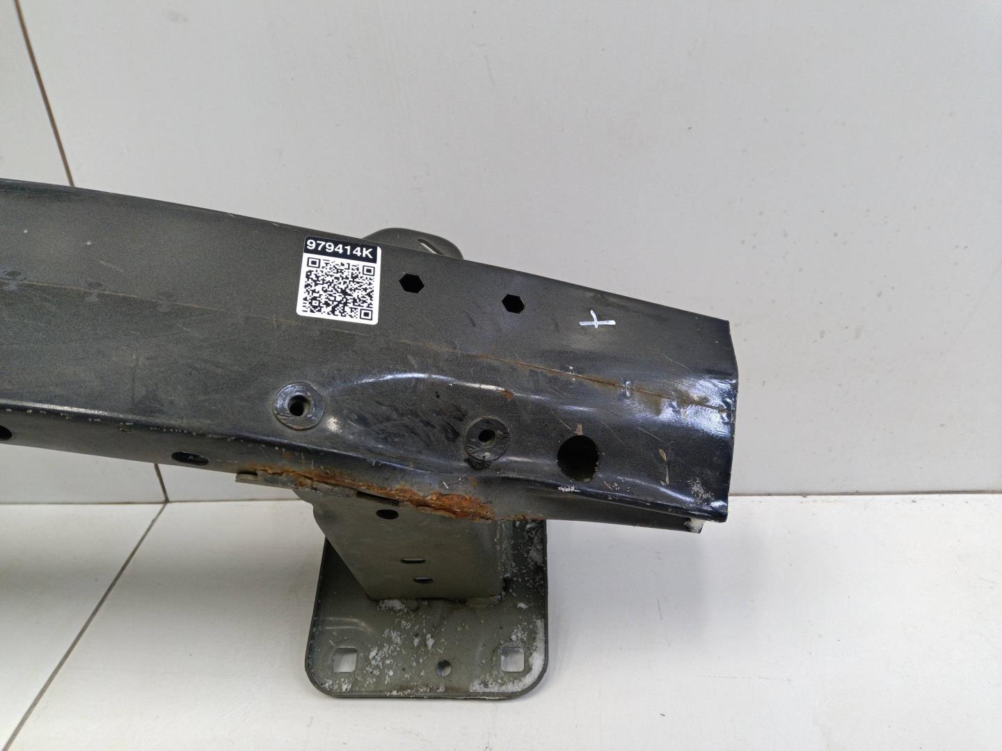 Усилитель переднего бампера