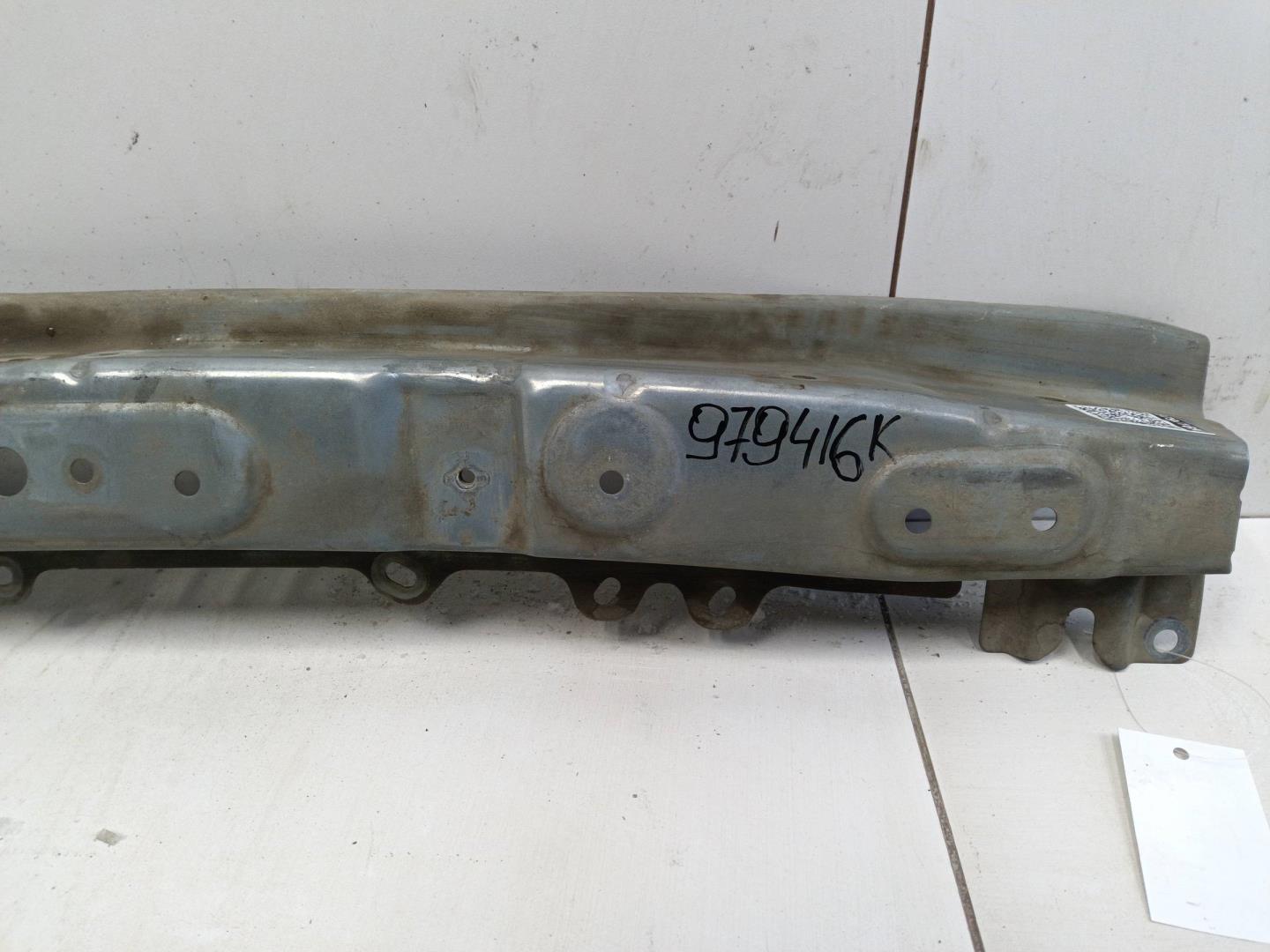 Усилитель переднего бампера