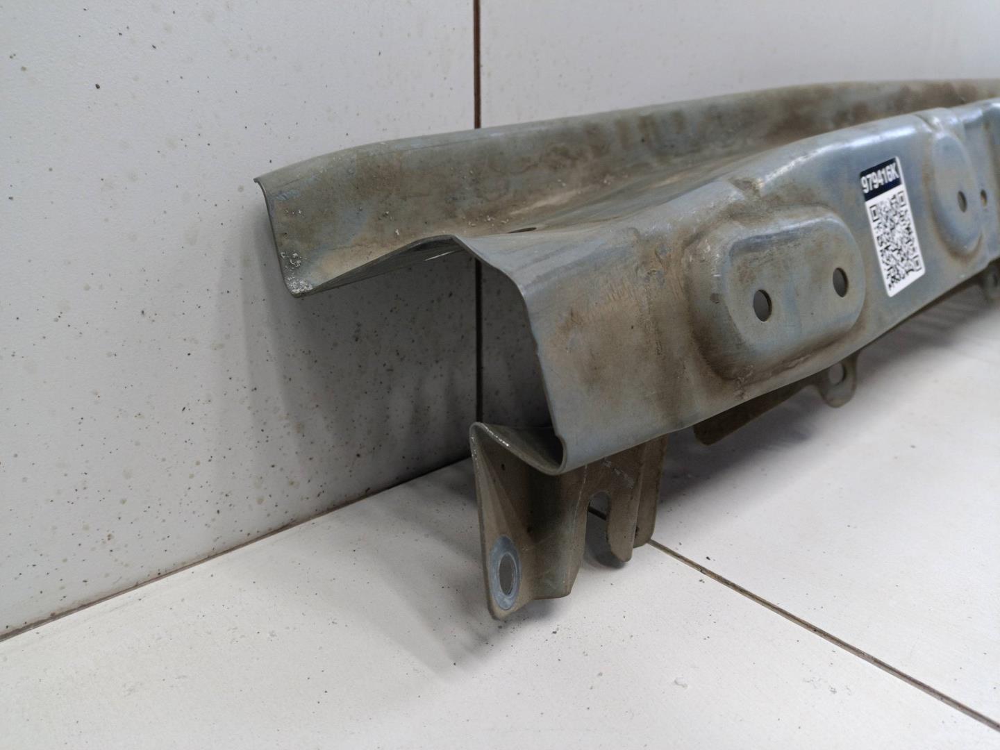 Усилитель переднего бампера