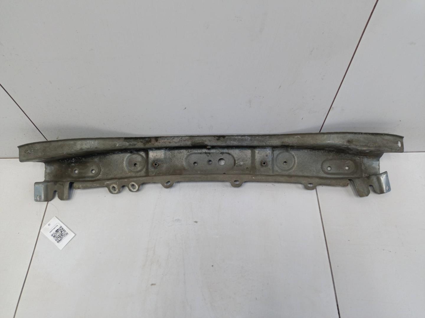 Усилитель переднего бампера