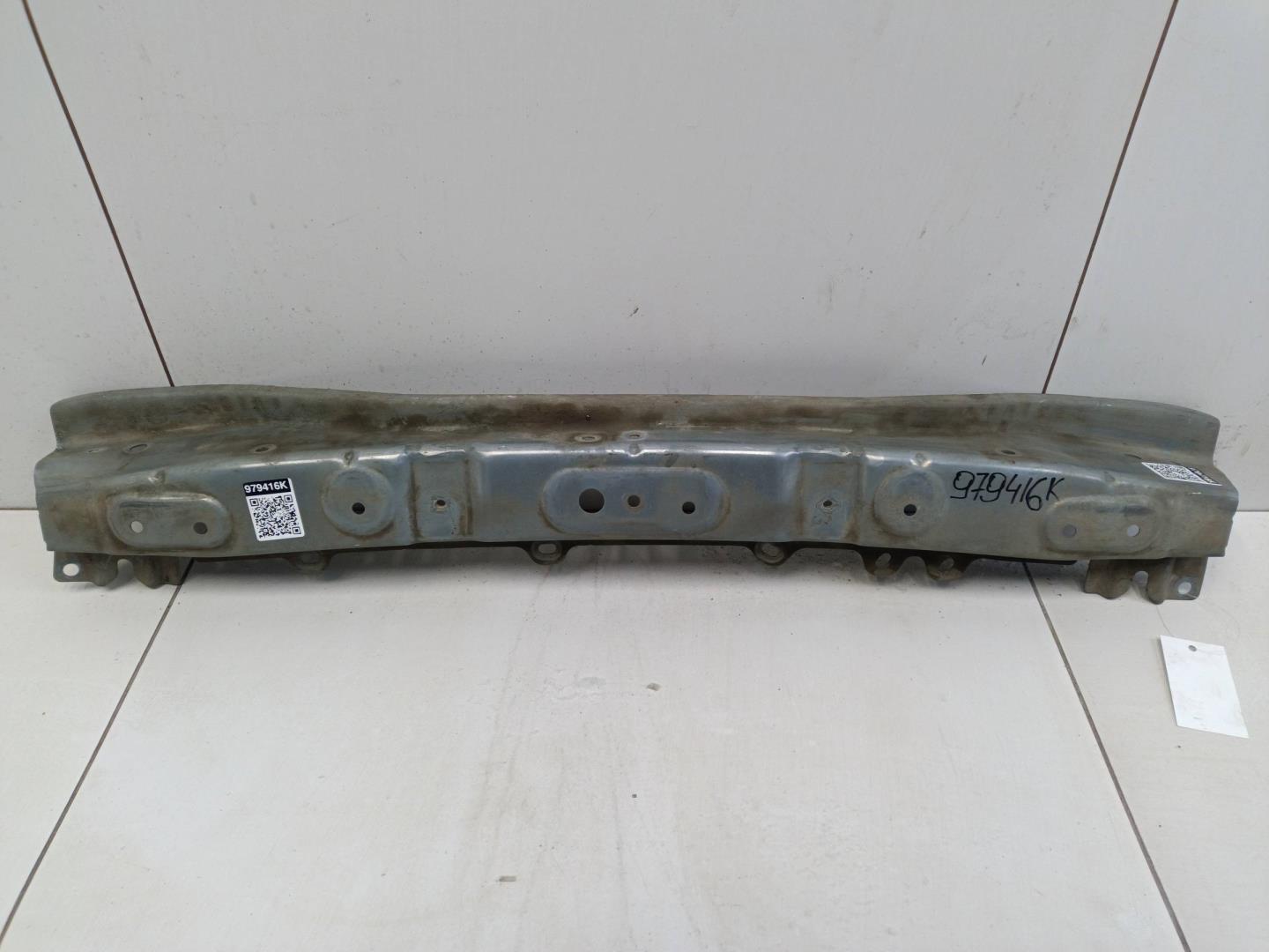 Усилитель переднего бампера