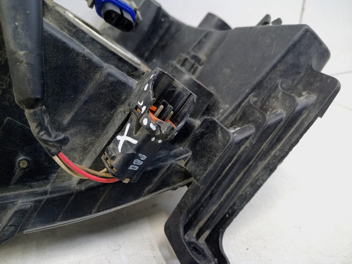 Фара противотуманная левая