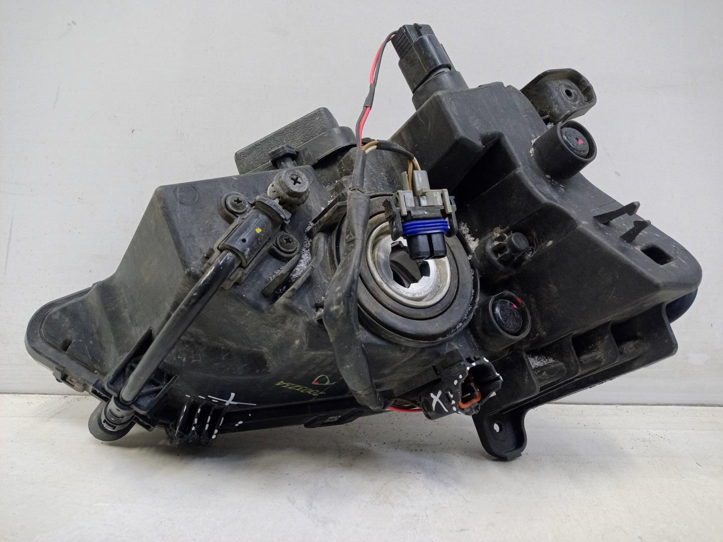 Фара противотуманная левая