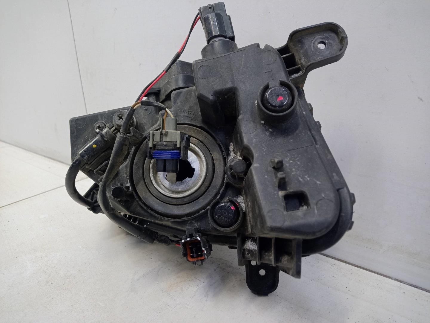 Фара противотуманная левая