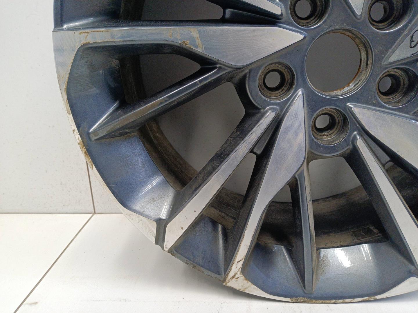 Диск колесный литой легкий сплав