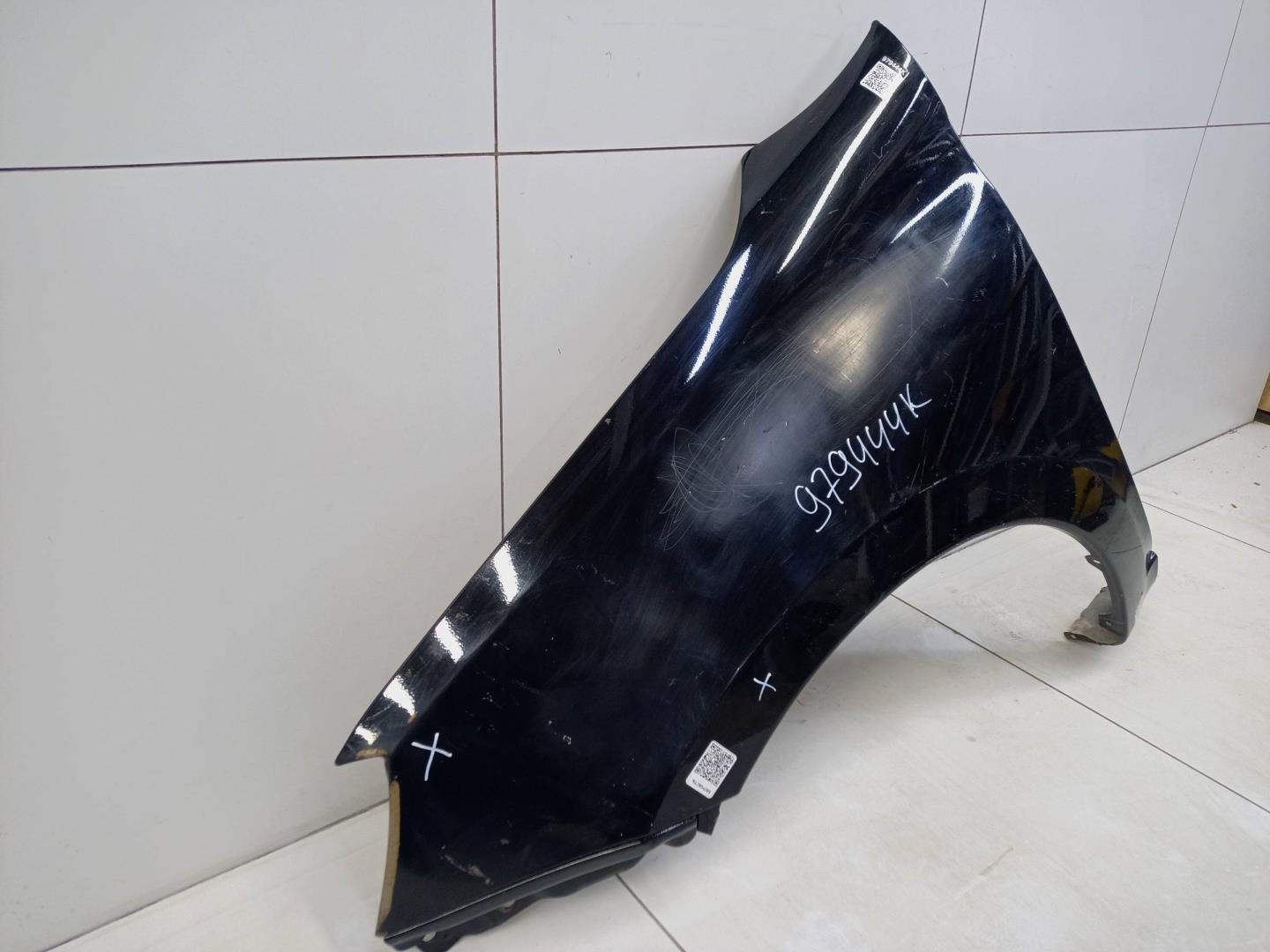 Крыло переднее левое