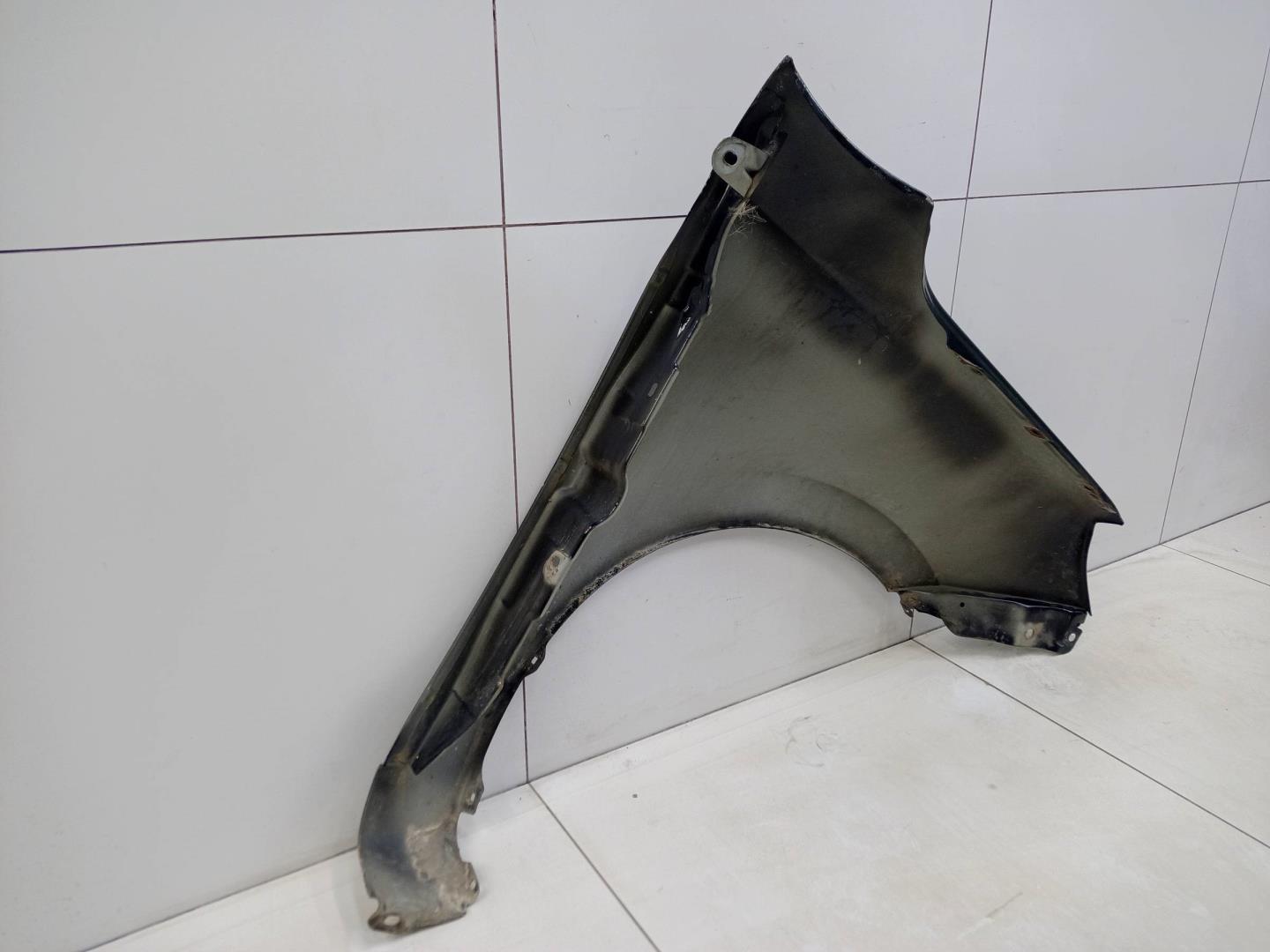 Крыло переднее левое