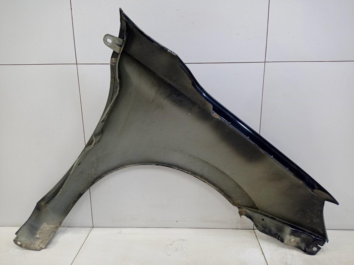 Крыло переднее левое