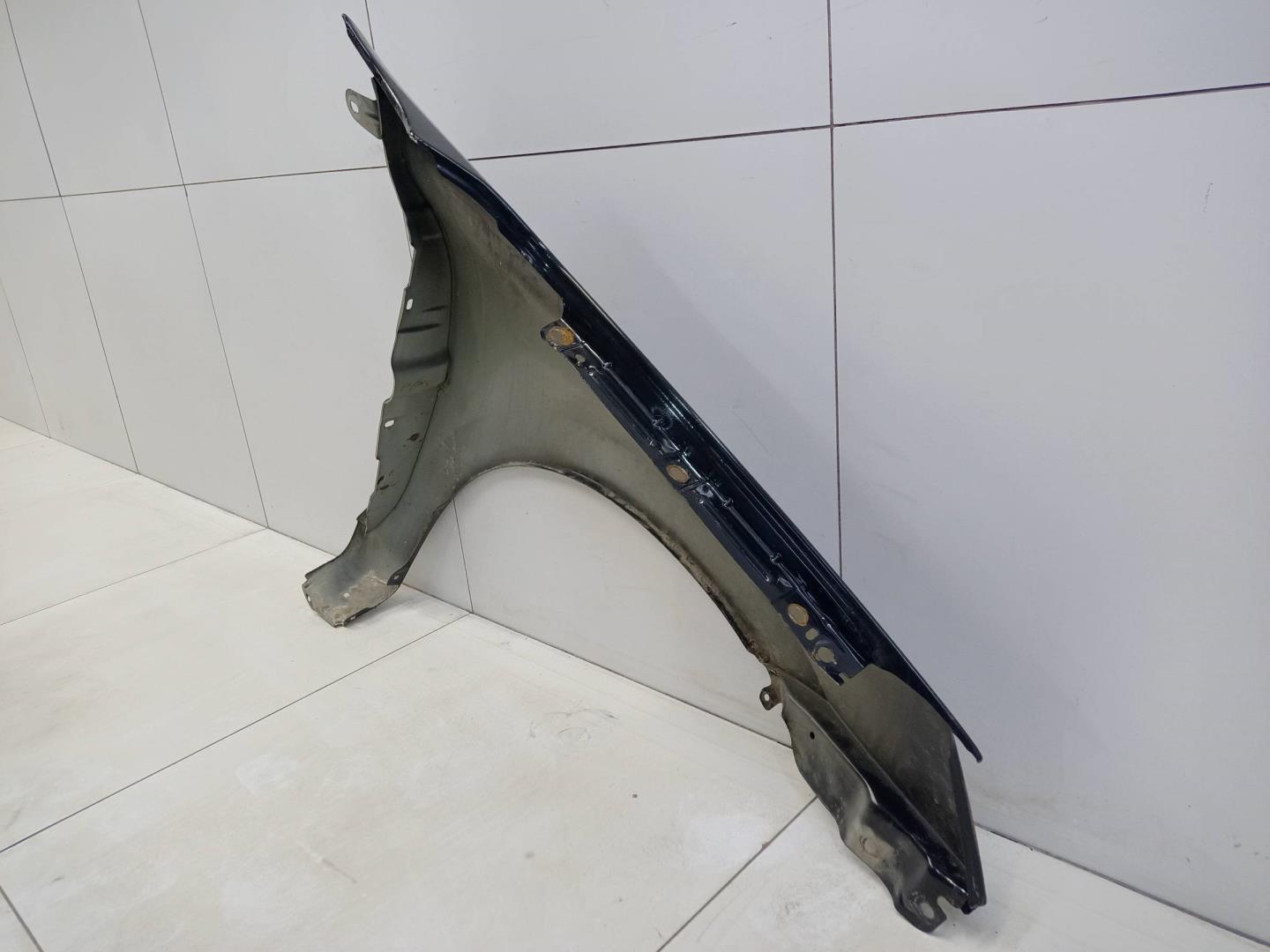 Крыло переднее левое