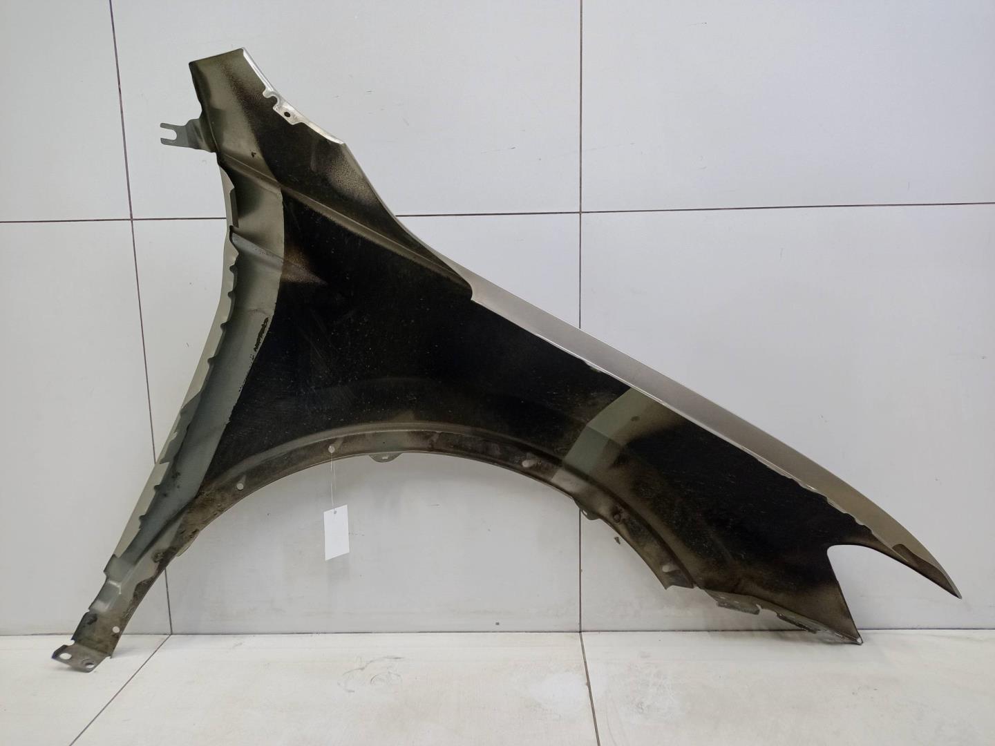 Крыло переднее левое