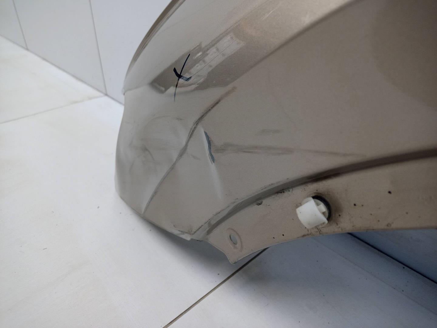 Крыло переднее левое