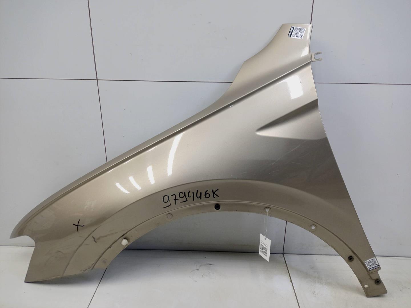 Крыло переднее левое