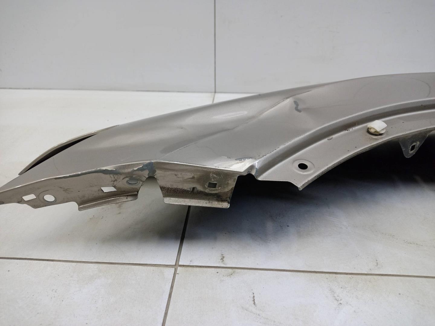 Крыло переднее левое