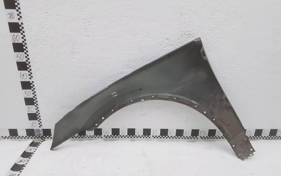 Крыло переднее правое