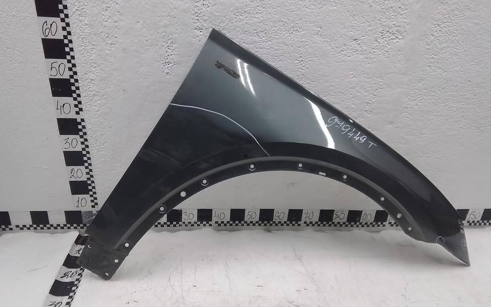 Крыло переднее правое