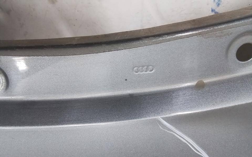 Крыло переднее правое