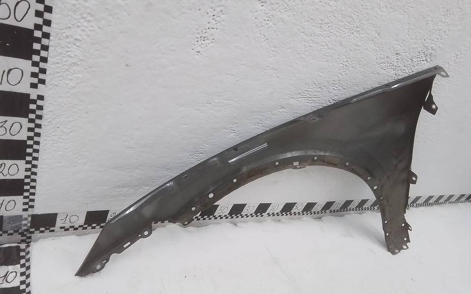 Крыло переднее правое