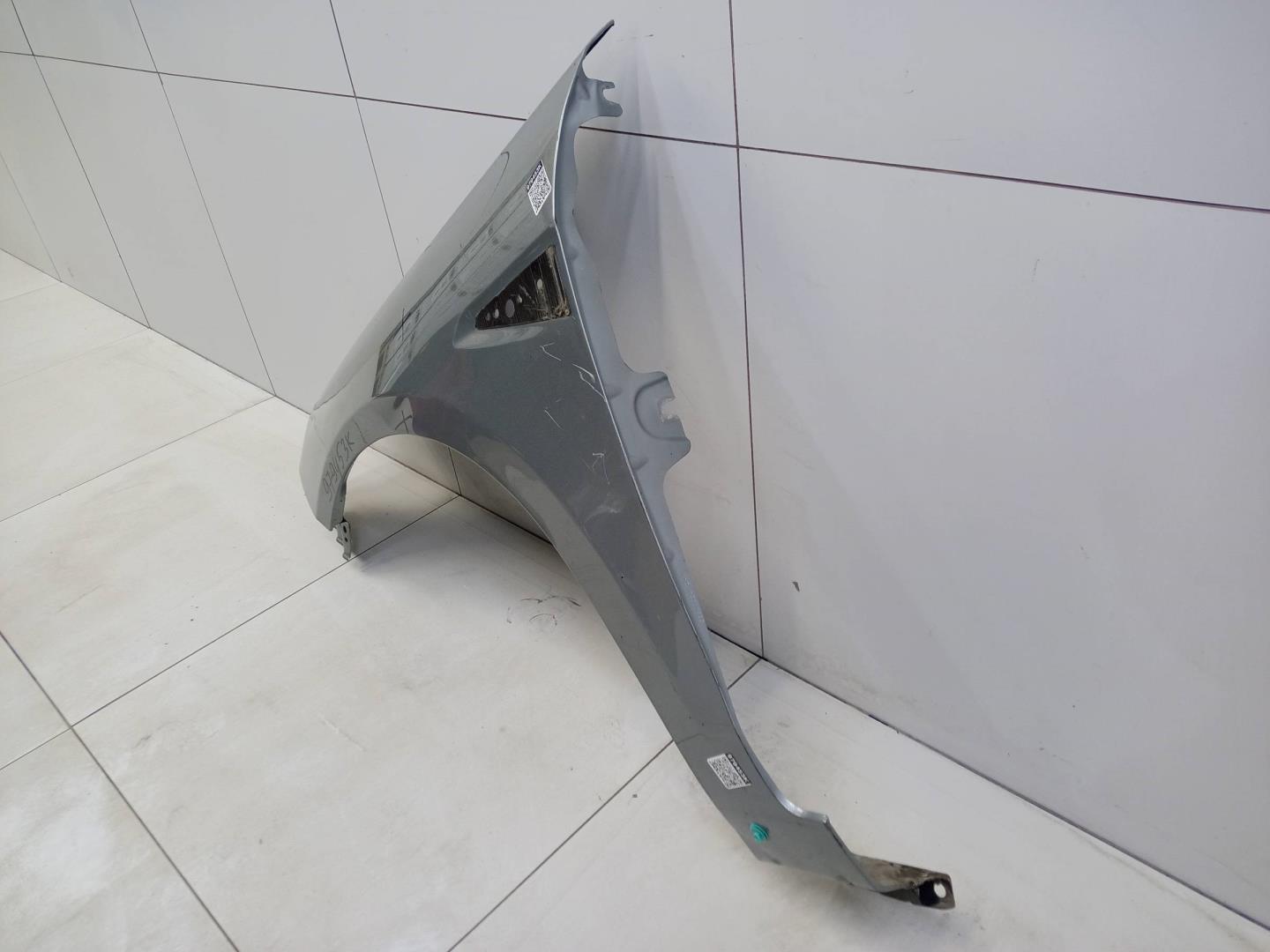 Крыло переднее левое