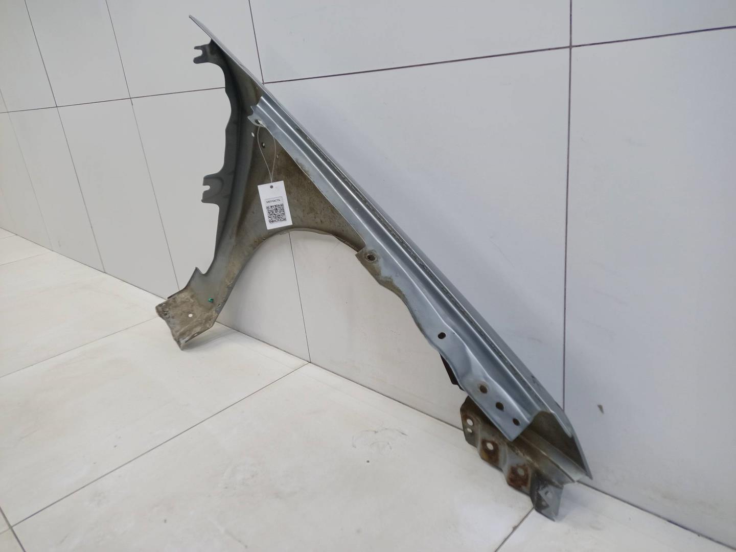 Крыло переднее левое