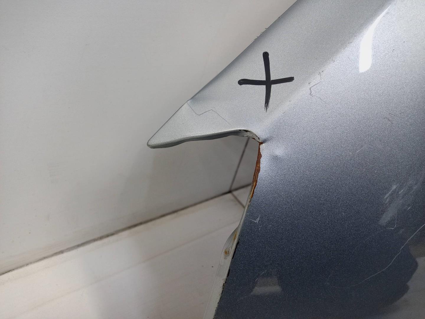 Крыло переднее левое