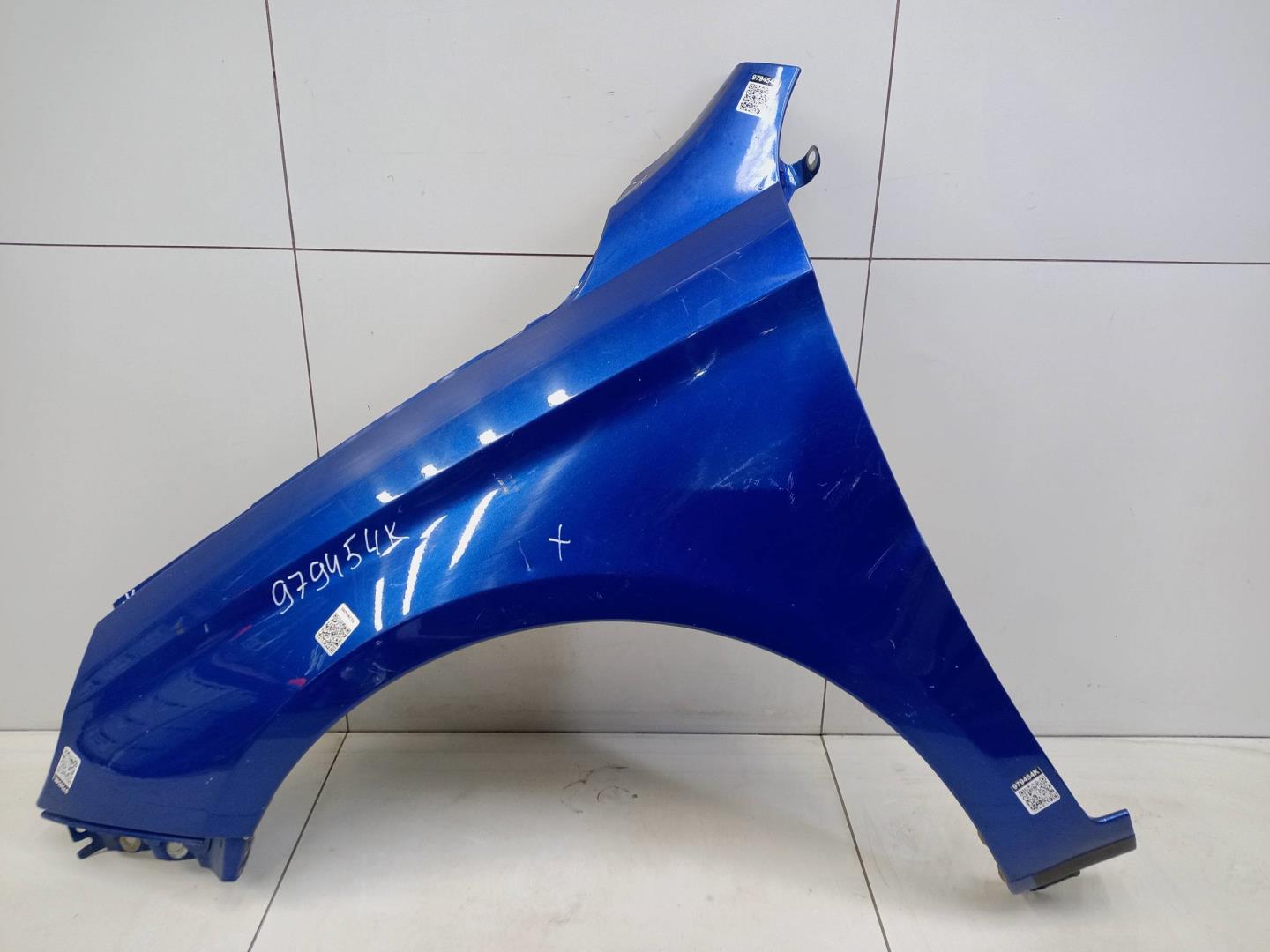 Крыло переднее левое