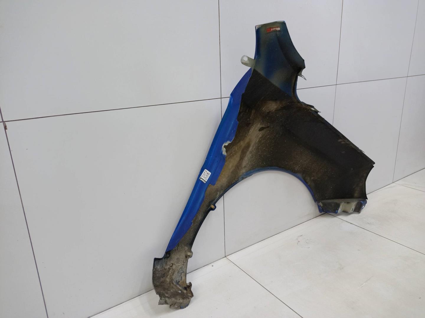 Крыло переднее левое