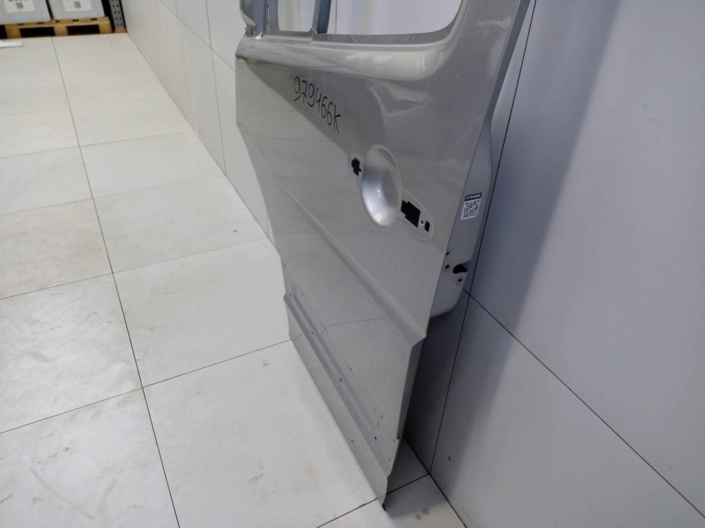 Дверь передняя левая