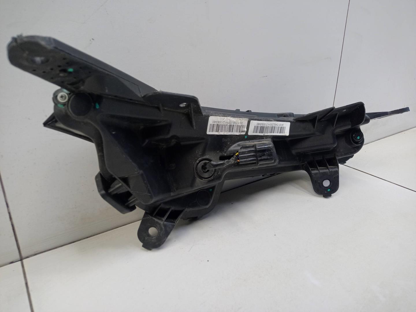 Фара дневного света левая (ходовые огни)