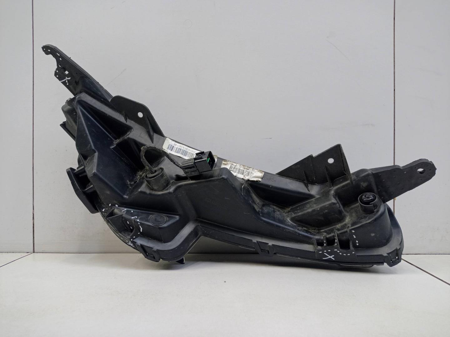 Фара дневного света левая (ходовые огни)