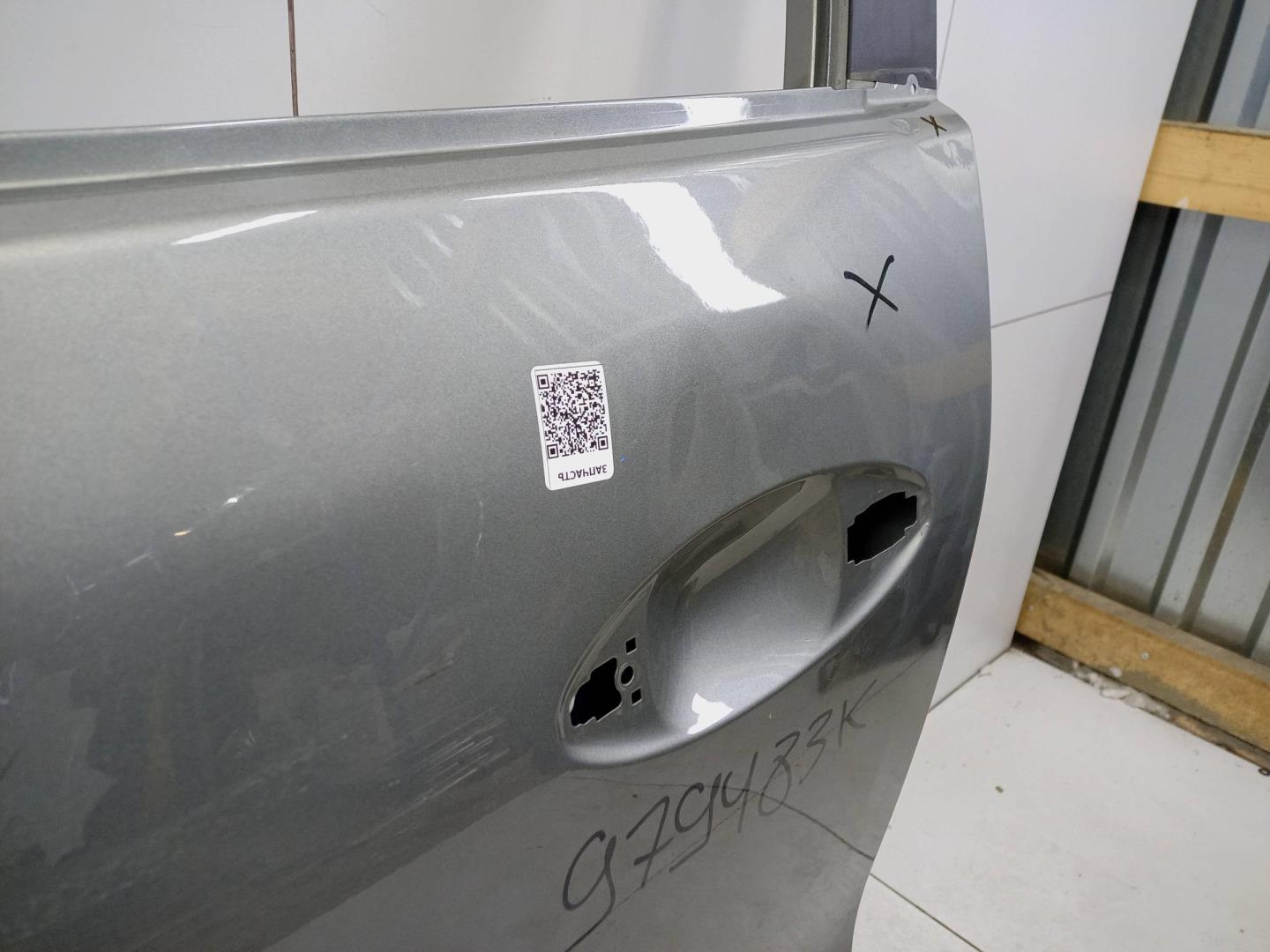 Дверь передняя левая