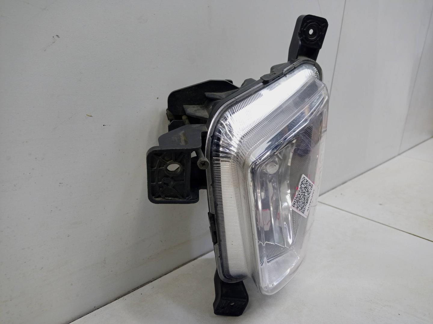 Фара противотуманная левая