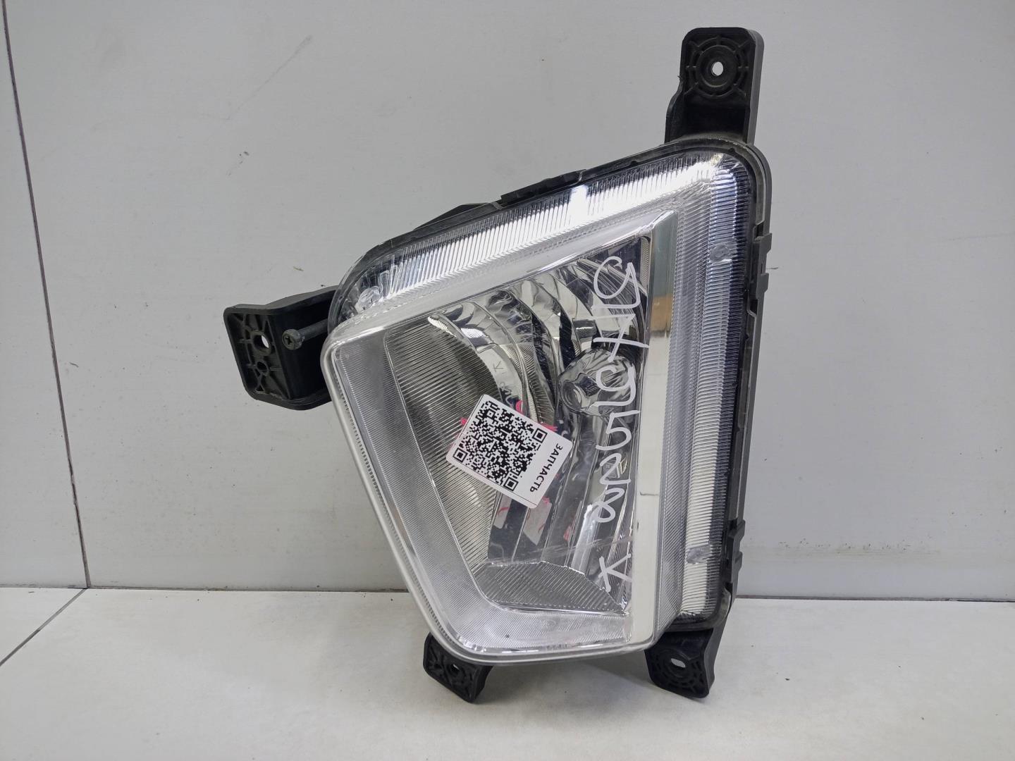 Фара противотуманная левая