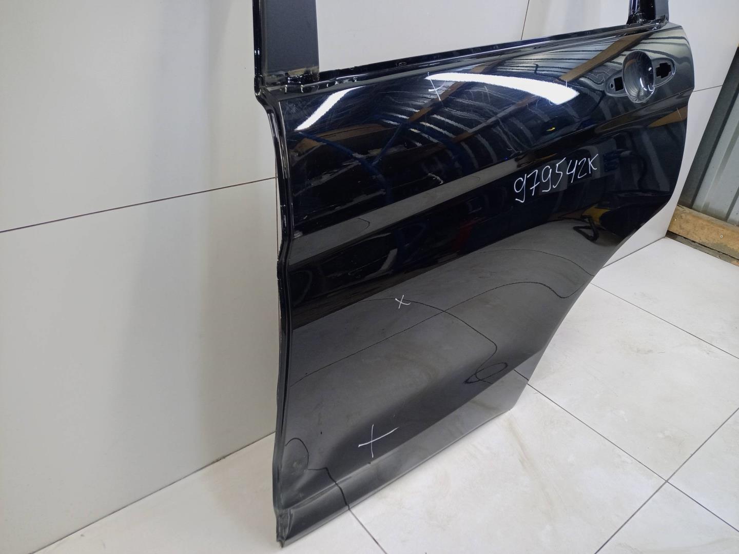 Дверь задняя левая