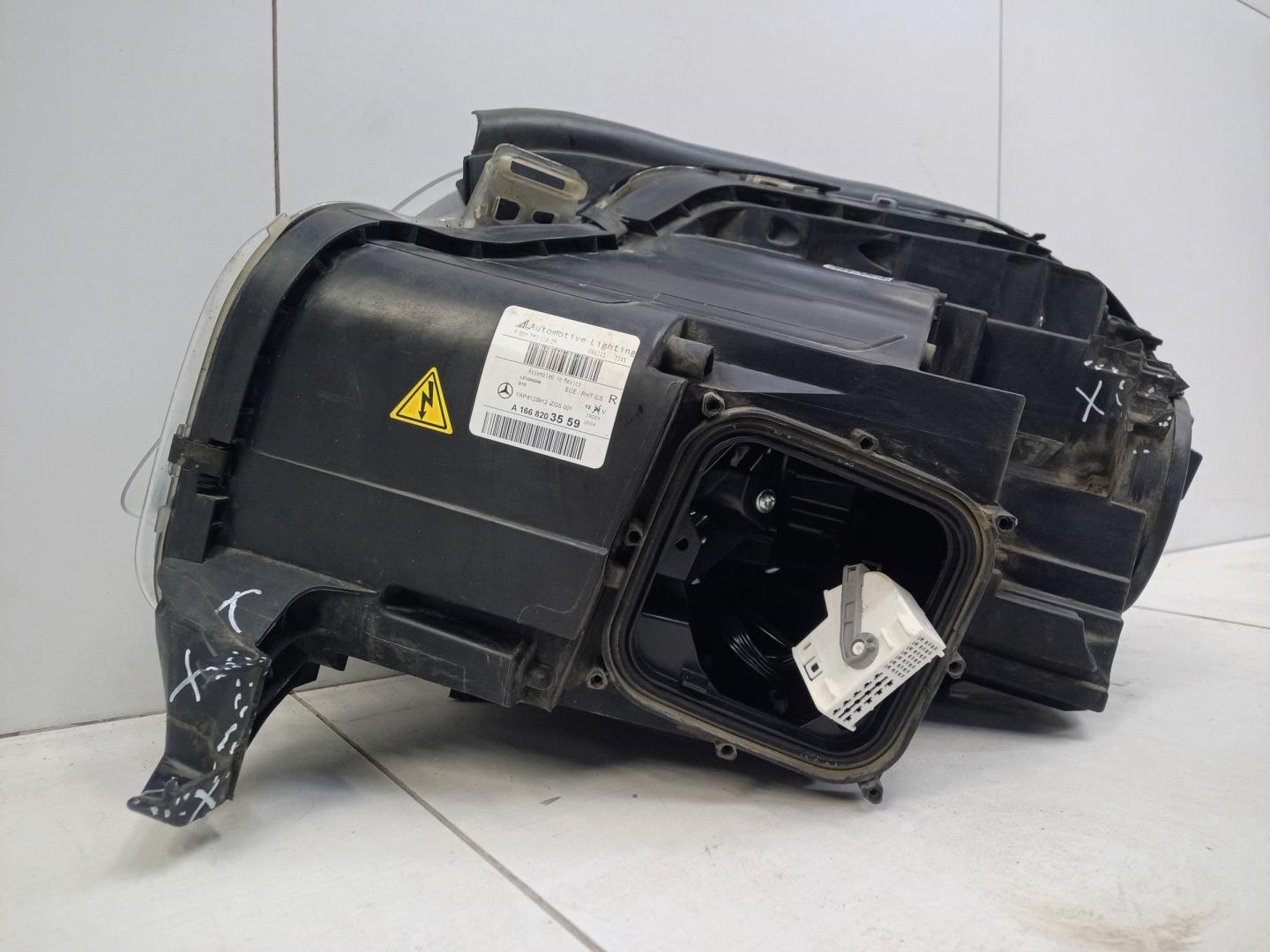 Фара правая