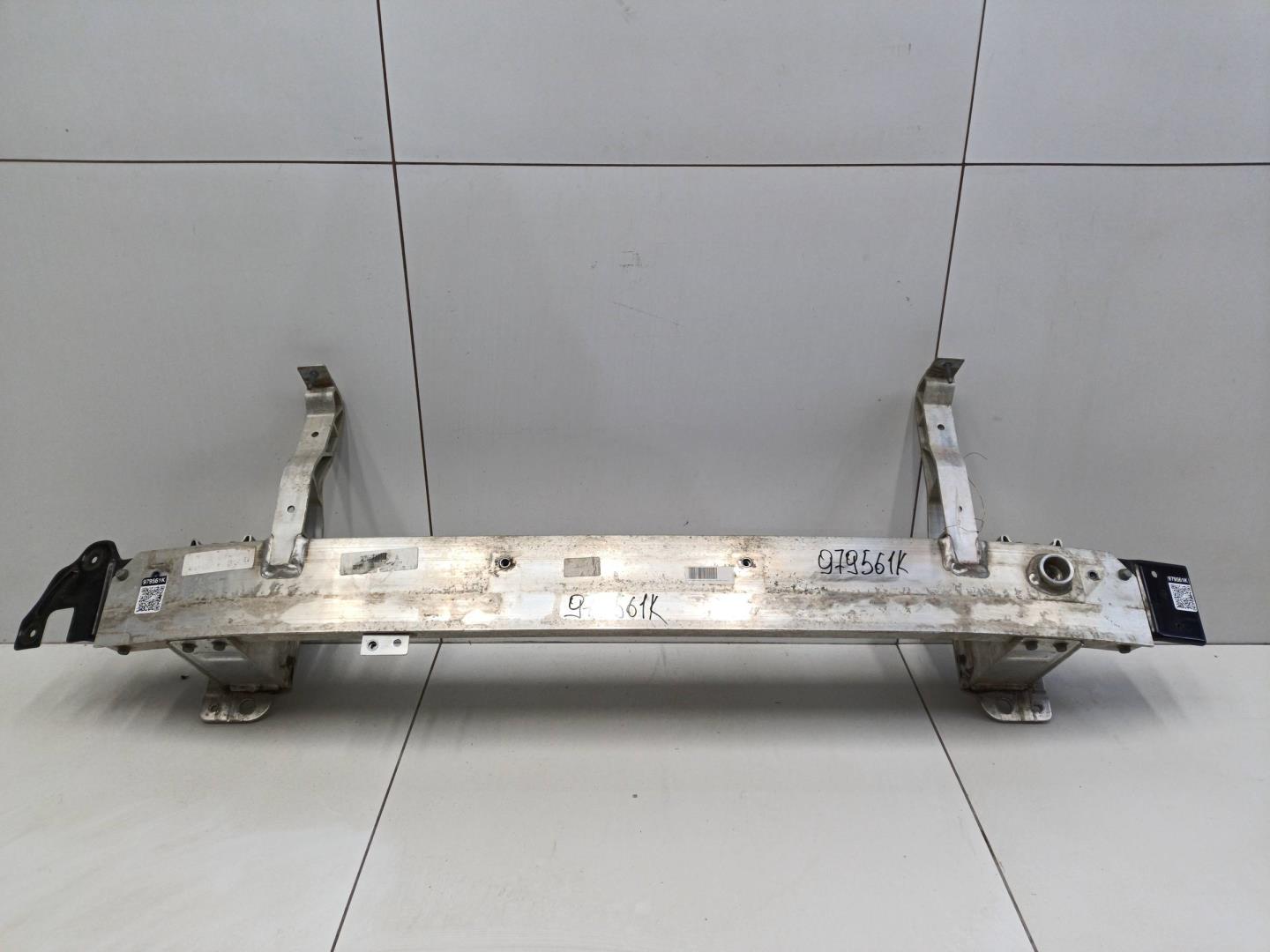 Усилитель переднего бампера