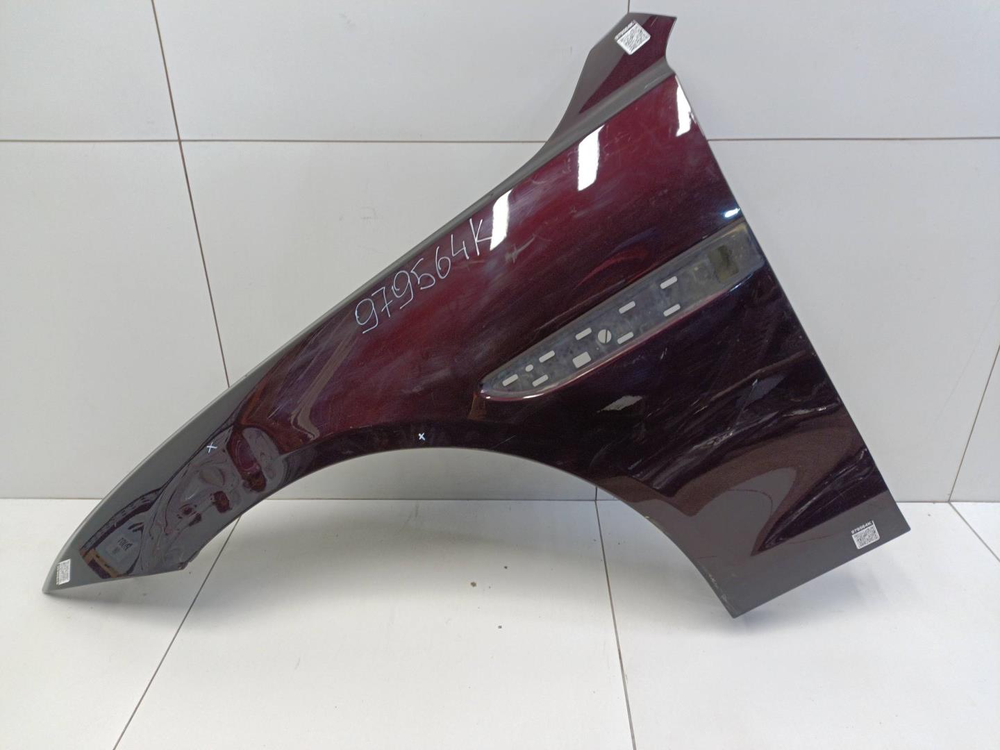 Крыло переднее левое