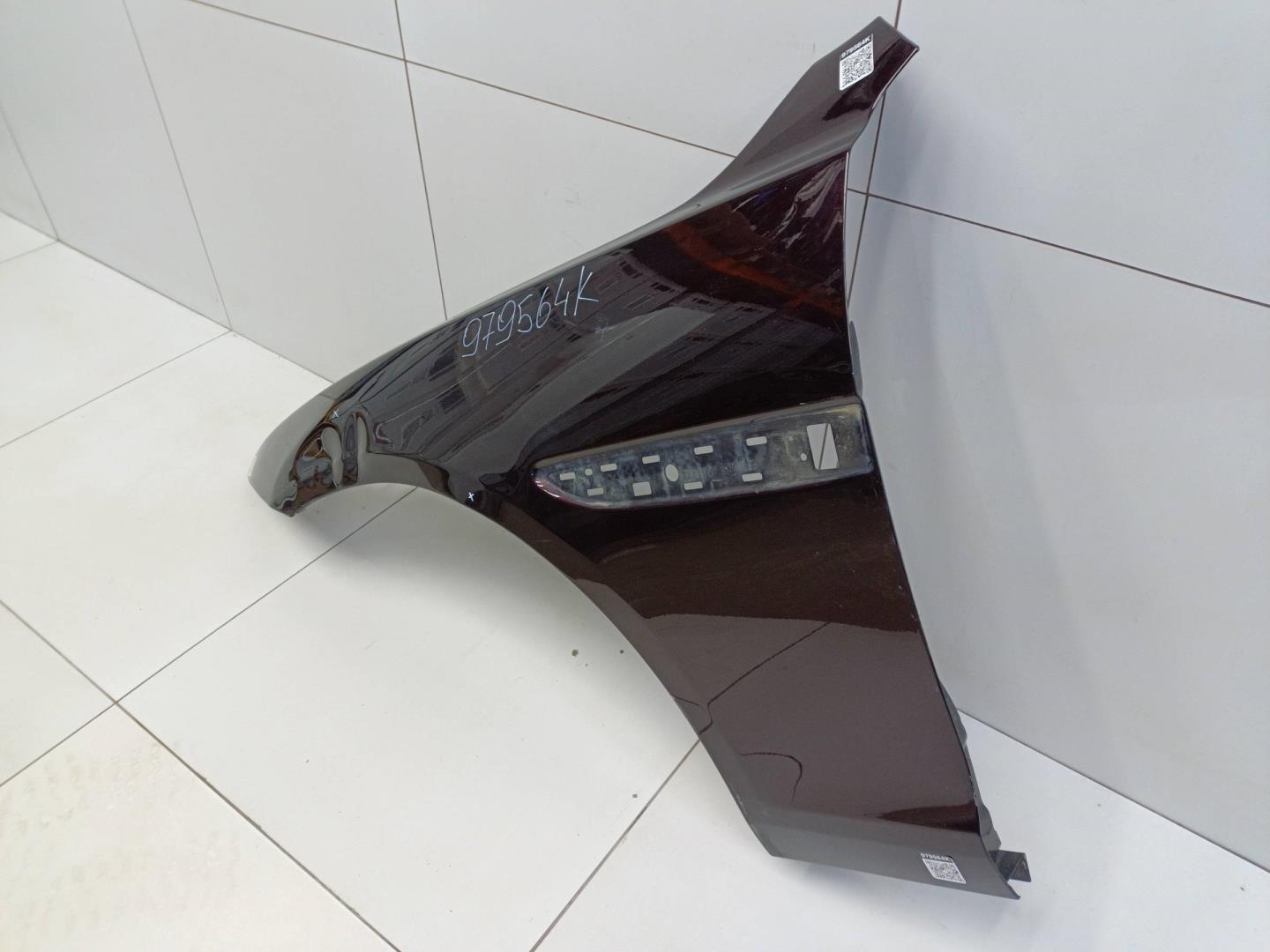 Крыло переднее левое