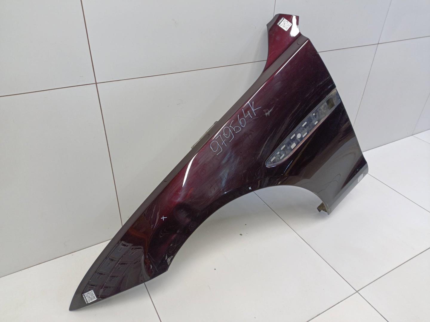 Крыло переднее левое