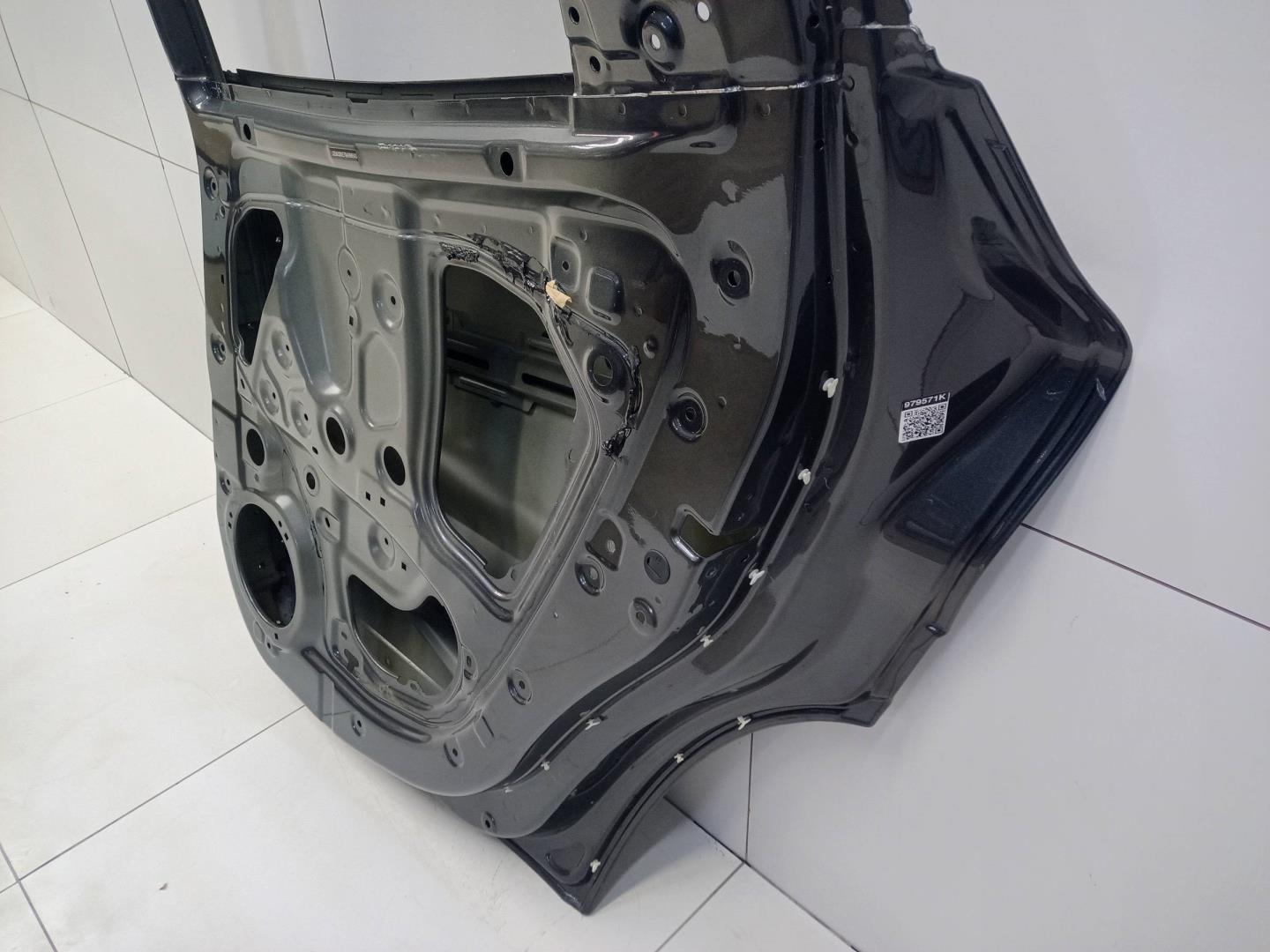 Дверь задняя правая