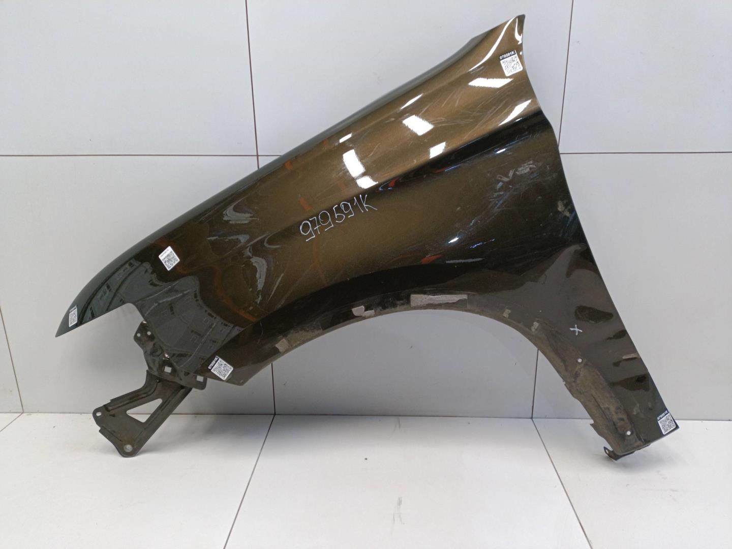 Крыло переднее левое