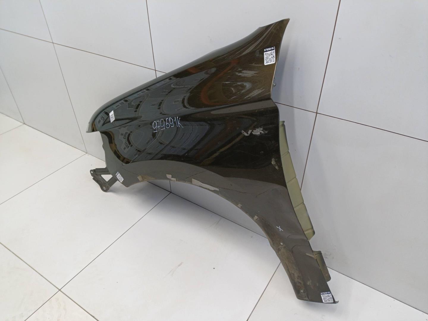 Крыло переднее левое