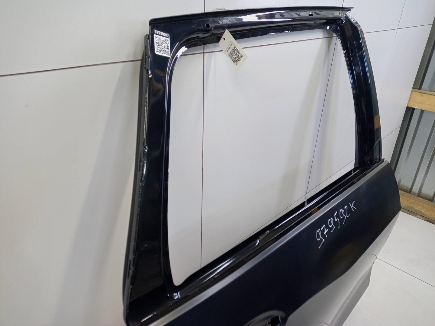 Дверь задняя правая